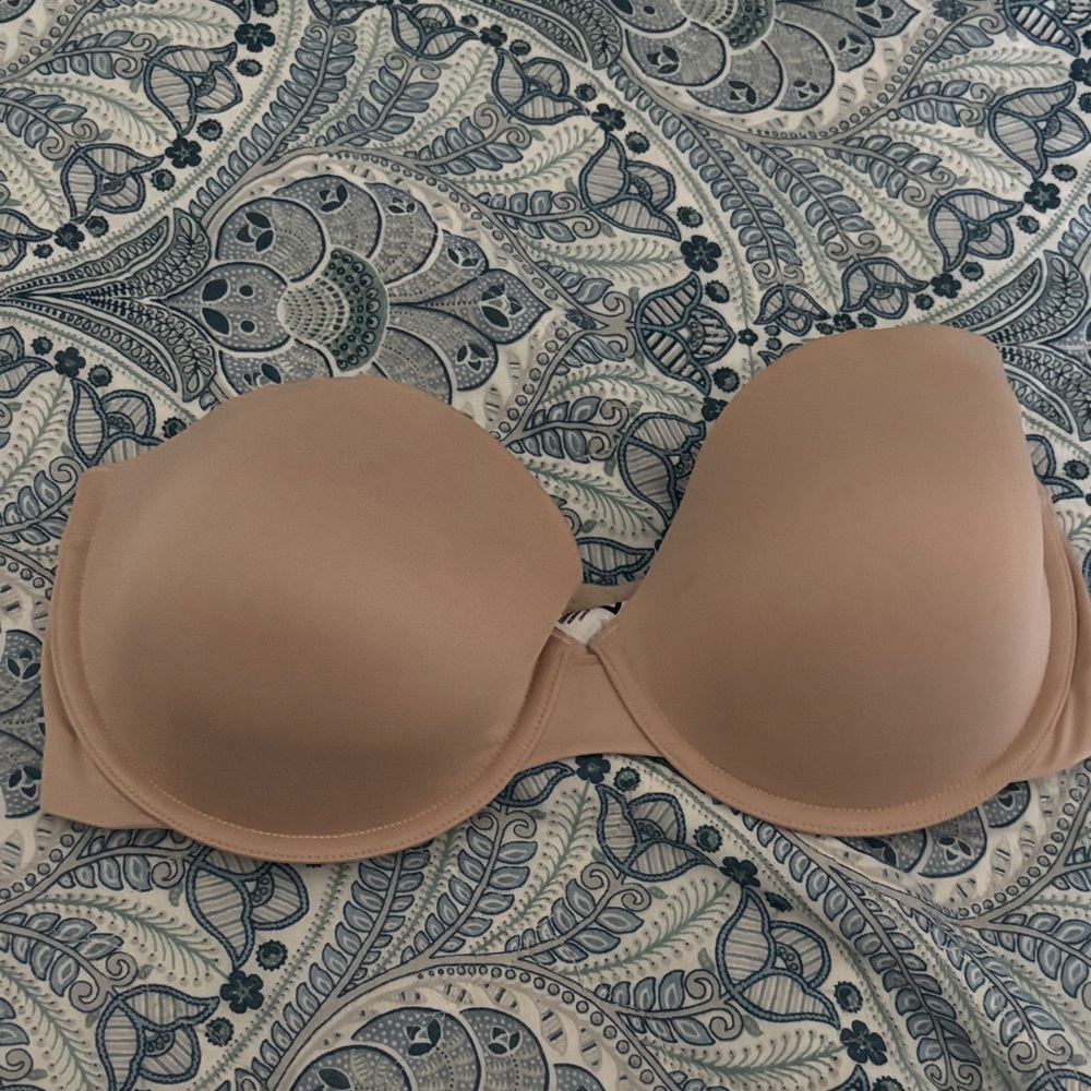 Like new Maidenform strapless bra 36D